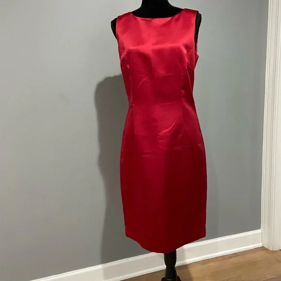 green emerald velvet dress All The Drama I Need Red Feather Shift Dress, Small - The Mint Julep Boutique main image 0